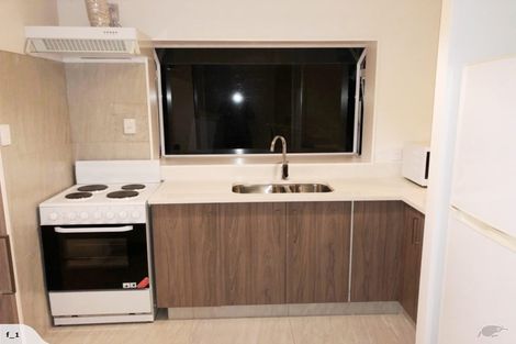 Photo of property in 11 Kearney Place, Massey, Auckland, 0614