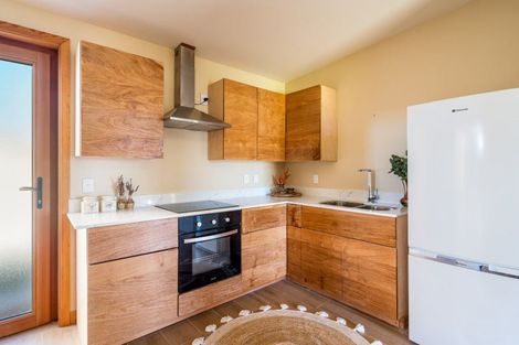 Photo of property in 2 Miharo Lane, Queensberry, Cromwell, 9383