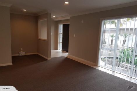 Photo of property in 4 Nirmal Place, Sunnyvale, Auckland, 0612