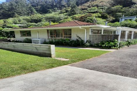 Photo of property in 1/110 Pinehaven Road, Pinehaven, Upper Hutt, 5019