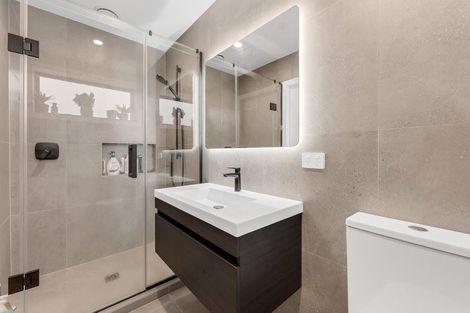 Photo of property in 5a Agincourt Street, Glenfield, Auckland, 0629