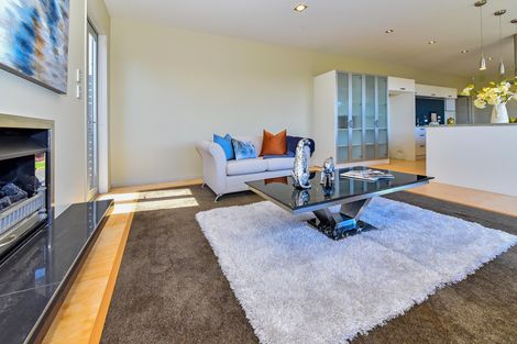 Photo of property in 16 Stranraer Crescent, Wattle Downs, Auckland, 2103
