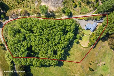 Photo of property in 35 Raratu Road, Kahuranaki, Havelock North, 4295