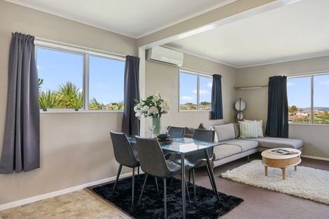 Photo of property in 23a Brooker Grove, Newlands, Wellington, 6037