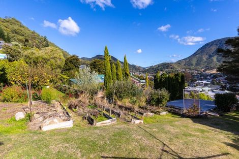 Photo of property in 8 Taranaki Street, Picton, 7220