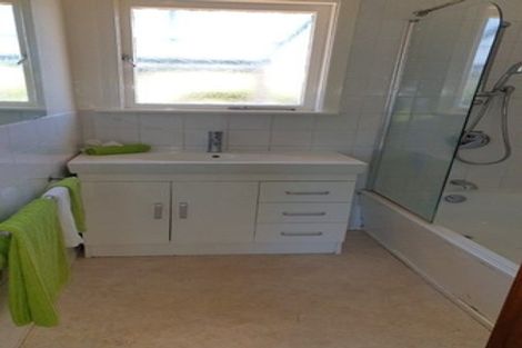 Photo of property in 54 Chippendale Crescent, Birkdale, Auckland, 0626