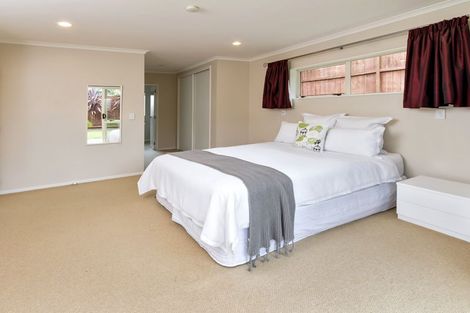 Photo of property in 30 Croftview Road, Wattle Downs, Auckland, 2103