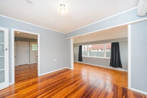 Photo of property in 5 Snowdon Avenue, Terrace End, Palmerston North, 4410