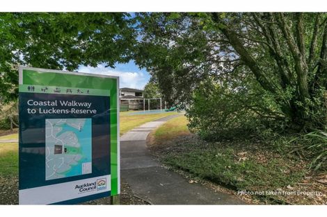 Photo of property in 1/38 Sailfish Drive, West Harbour, Auckland, 0618