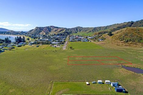 Photo of property in 113-115 Fortescue Street, Mahia, 4198