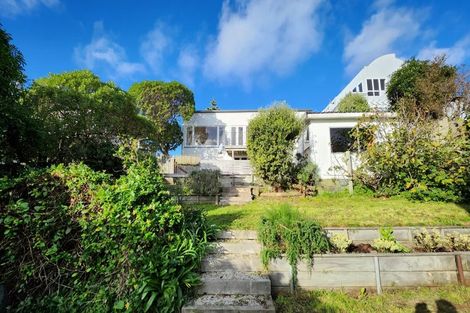 Photo of property in 73 Maupuia Road, Maupuia, Wellington, 6022