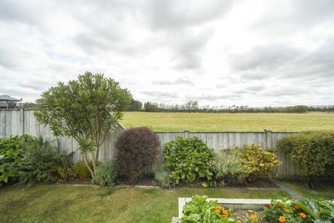 Photo of property in 15 Lorenzo Place, Kelvin Grove, Palmerston North, 4414
