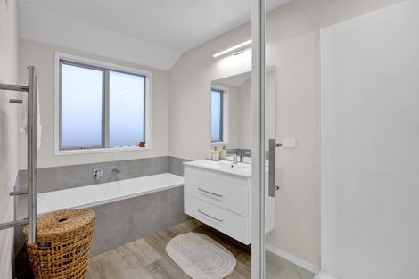 Photo of property in 9 Midsummer Avenue, Stratford, 4332