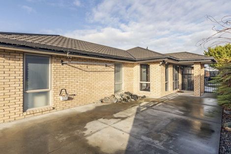Photo of property in 10 Netley Place, Aranui, Christchurch, 8061