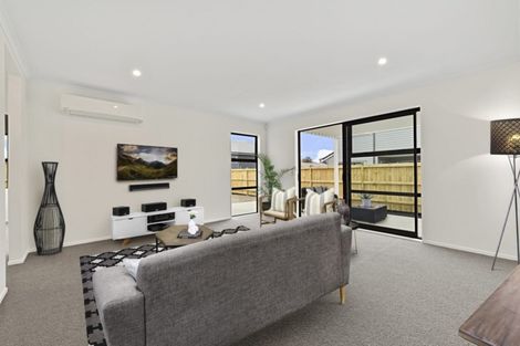 Photo of property in 4 Taikura Avenue, Red Beach, 0932