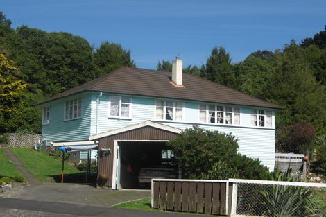 Photo of property in 70 Glenpark Avenue, Frankleigh Park, New Plymouth, 4310