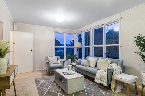 Photo of property in 43 Sievers Grove, Cannons Creek, Porirua, 5024