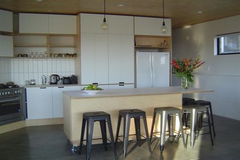 Photo of property in 26 Surf Road, Stanmore Bay, Whangaparaoa, 0932