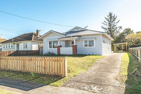 Photo of property in 16 Duigan Street, Gonville, Whanganui, 4501