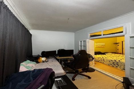 Photo of property in Devonport Apartments, 23/127 Saint Aubyn Street, New Plymouth, 4310