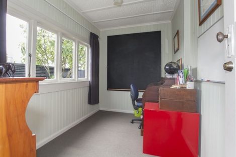 Photo of property in 4 Milverton Avenue, Hokowhitu, Palmerston North, 4410