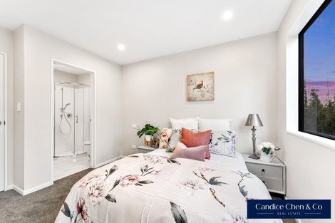 Photo of property in 19 Don Oliver Lane, Glen Eden, 0602