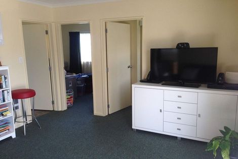 Photo of property in 14 Oxford Street, Fairfield, Hamilton, 3214