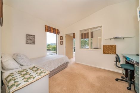 Photo of property in 76 Heretaunga Square, Silverstream, Upper Hutt, 5019