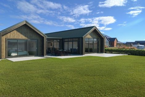 Photo of property in 2 Caithness Court, Jacks Point, Queenstown, 9371