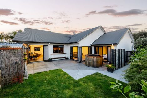 Photo of property in 25 Somerton Drive, Huntington, Hamilton, 3210