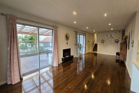 Photo of property in 34 Leburn Crescent, Flat Bush, Auckland, 2016