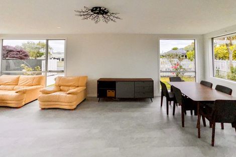 Photo of property in 5 Oldwood Street, Bishopdale, Christchurch, 8053