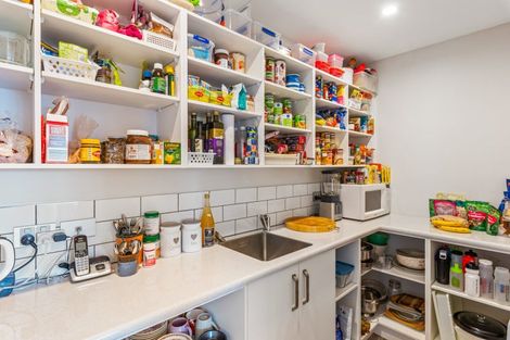 Photo of property in 24 Barry Curtis Place, Levin, 5510