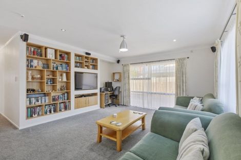 Photo of property in 2/59 Youngs Road, Papakura, 2110