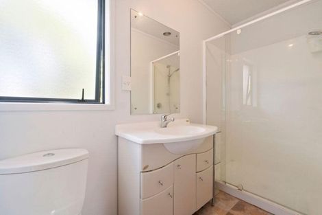 Photo of property in 48b Harmel Road, Glendene, Auckland, 0602