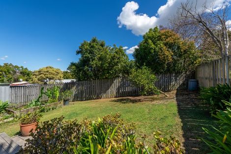 Photo of property in 1/10 Atlantis Place, Totara Vale, Auckland, 0629