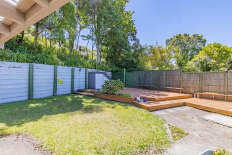Photo of property in 5 Noeleen Street, Glenfield, Auckland, 0629