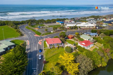 Photo of property in 1 Bath Street, Brighton, Dunedin, 9035