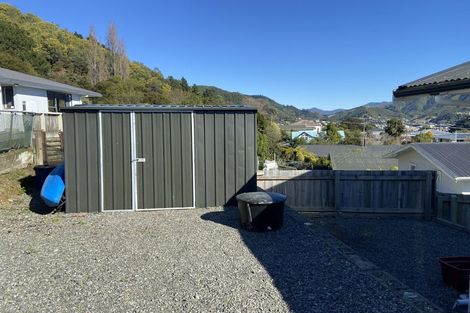 Photo of property in 75 Milton Terrace, Picton, 7220