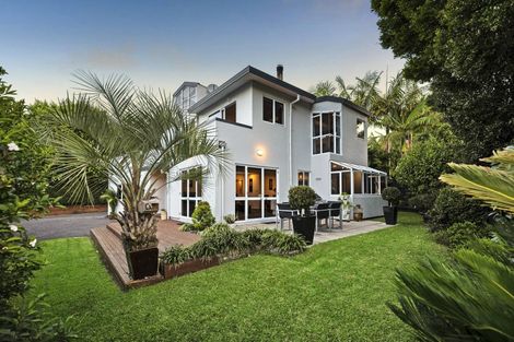 Photo of property in 2/37 Newhaven Terrace, Mairangi Bay, Auckland, 0630