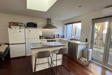 Photo of property in 41 Brougham Street, Mount Victoria, Wellington, 6011