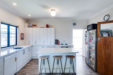 Photo of property in 7 Howard Road, Taradale, Napier, 4112