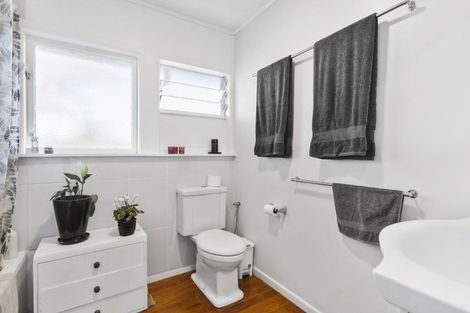 Photo of property in 26 Saffron Street, Birkdale, Auckland, 0626