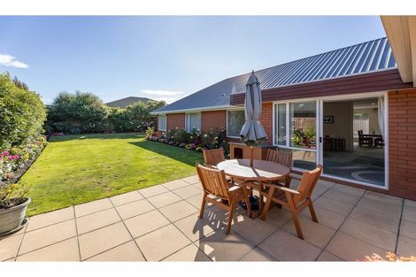 Photo of property in 16 Fuchsia Place, Halswell, Christchurch, 8025