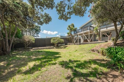 Photo of property in 3 Atua Street, Waikanae Beach, Waikanae, 5036