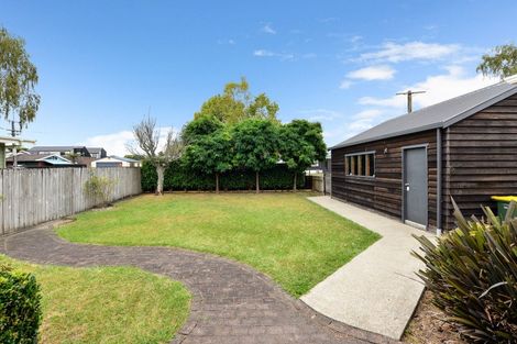 Photo of property in 53 Braid Road, St Andrews, Hamilton, 3200