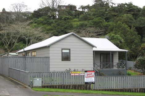 Photo of property in 19 Thames Street, Welbourn, New Plymouth, 4310