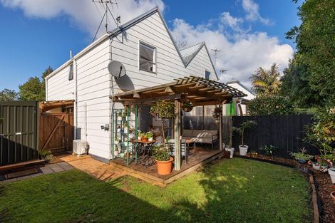 Photo of property in 2/7 Harlston Road, Mount Albert, Auckland, 1025