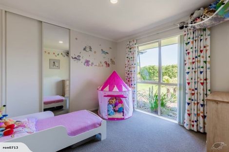 Photo of property in 6 Station Road, Huapai, Kumeu, 0810