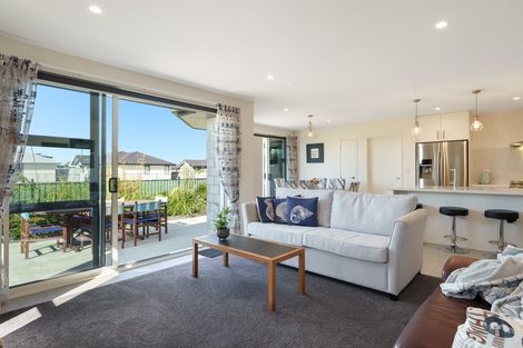 Photo of property in 77 Te Kio Crescent, Papamoa Beach, Papamoa, 3118